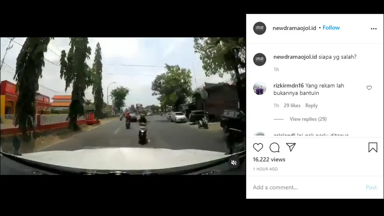 kamera yang berada di atas dashboard menampilkan kecelakaan yang melibatkan sebuah motor dan mobil.
