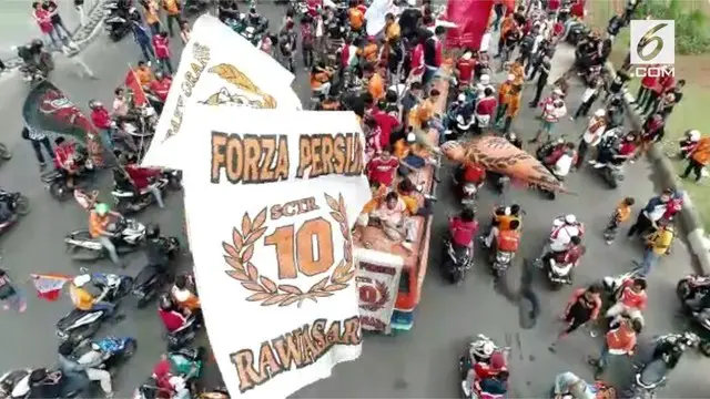 Ribuan Jakmania gelar konvoi untuk merayakan kemenangan Persija Jakarta dalam Liga 1 Indonesia 2018.