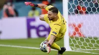 Gianluigi Donnarumma - Kiper 22 tahun ini sukses menggagalkan penalti Alvaro Morata sekaligus memastikan Italia mendapatkan satu tiket di final. Selain itu ia juga berhasil membuat tiga penyelamatan penting sepanjang laga. (Foto:AP/Laurence Griffiths,Pool)