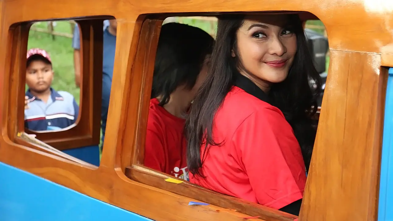 [Bintang] Maudy Koesnaedi