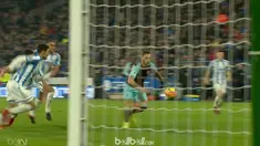 West Ham sukses kalahkan tuan rumah Huddersfield dengan skor telak 4-1 pada laga Sabtu (13/1) berkat gol dari Mark Noble, Marko Ar...