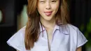 Pamer muka lucu dengan mengedipkan satu mata, tak sedikit warganet yang membubuhkan komentar du kolom komentar unggahan Clarice Cutie. Lesung pipi yang sedikit terlihat membuat Clarice Cutie semakin manis. Seseorang yang punya lesung pipi memang menjadi daya tarik tersendiri, begitu juga dengan Clarice Cutie. (Liputan6.com/IG/@claricecutie)