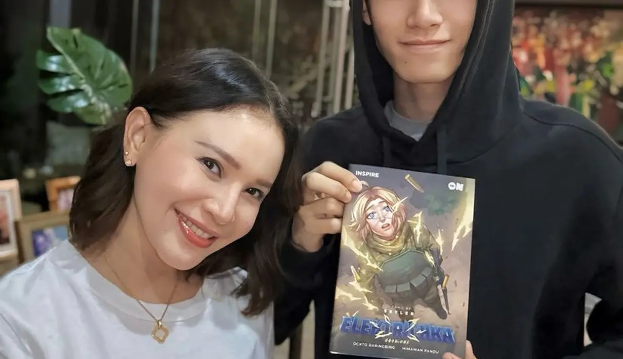 Setelah bercerai, Rossa mendapatkan hak asuk putranya,  Rizky Langit Ramadhan. Sejak Rizky usia 3 tahun, ia sudah menyandang single parent. Kini Rizky sudah berusia 17 tahun dan meluncurkan komik, Rossa tampil dengan tshirt putih di peluncuran komik anaknya. [@itsrossa910]
