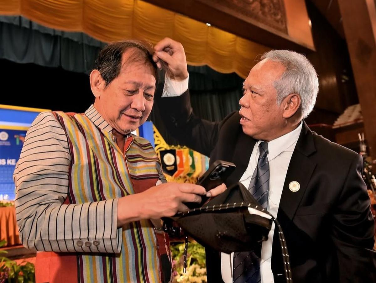 Kelakuan Kocak Pak Bas di Acara Dies Natalis UGM