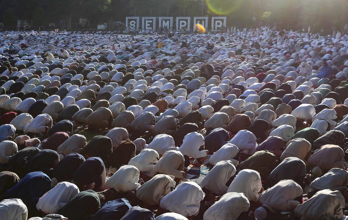 FOTO: Ribuan Jemaah Muhammadiyah Salat Idul Fitri di Bogor