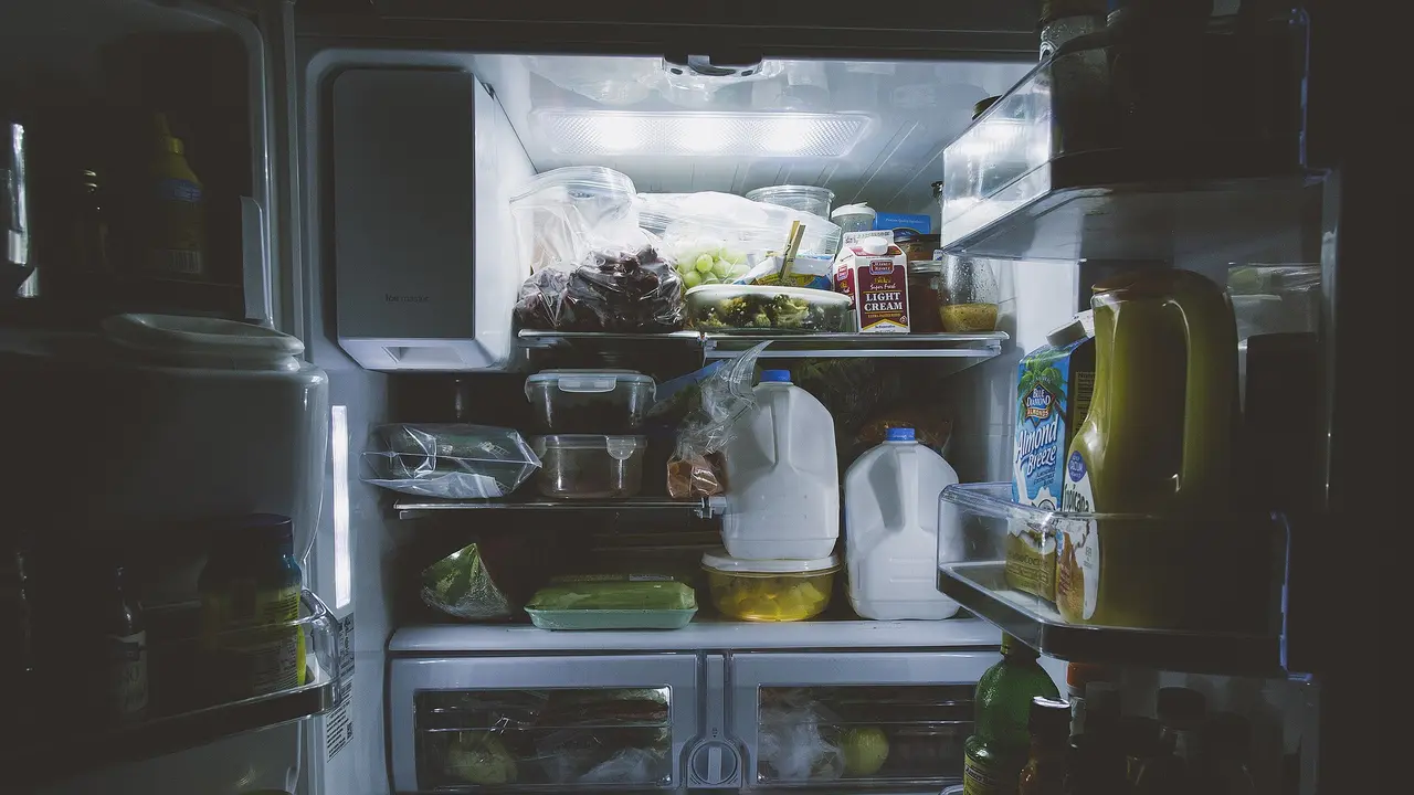 Cara Menyimpan Makanan Sisa di Kulkas
