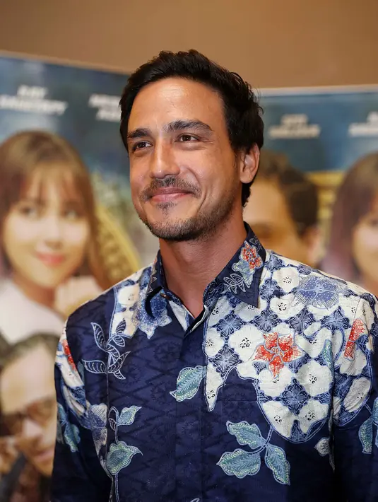 Hamish melamar di tempat umum itu bukan kisah nyata. Melainkan penggalan kisah dalam salah satu adegan yang harus diperankan dalam film terbarunya berjudul Spy in Love. (Deki Prayoga/Bintang.com)
