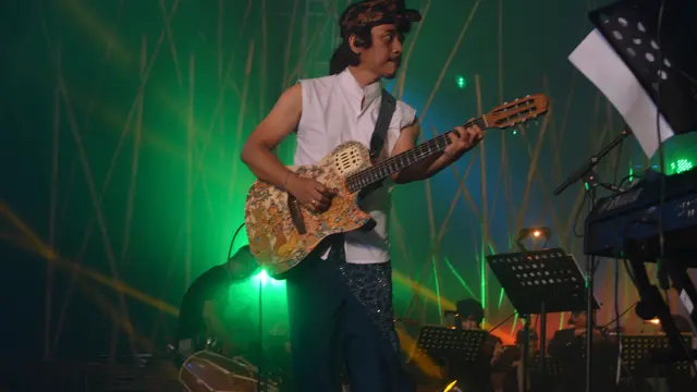 Dewa Budjana