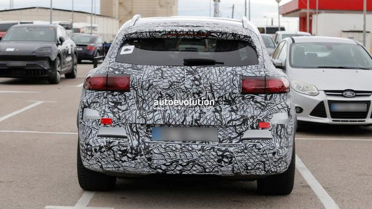 Mercedes-AMG GLC EQ 2027 Tampil Agresif, Spoiler Belakang Aktif Jadi Sorotan