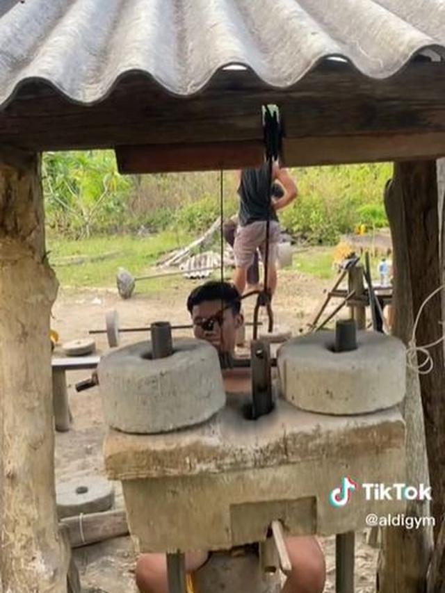 Kampung Ini Punya Gym dengan Kearifan Lokal, Alat Terbuat dari Semen dan Kayu