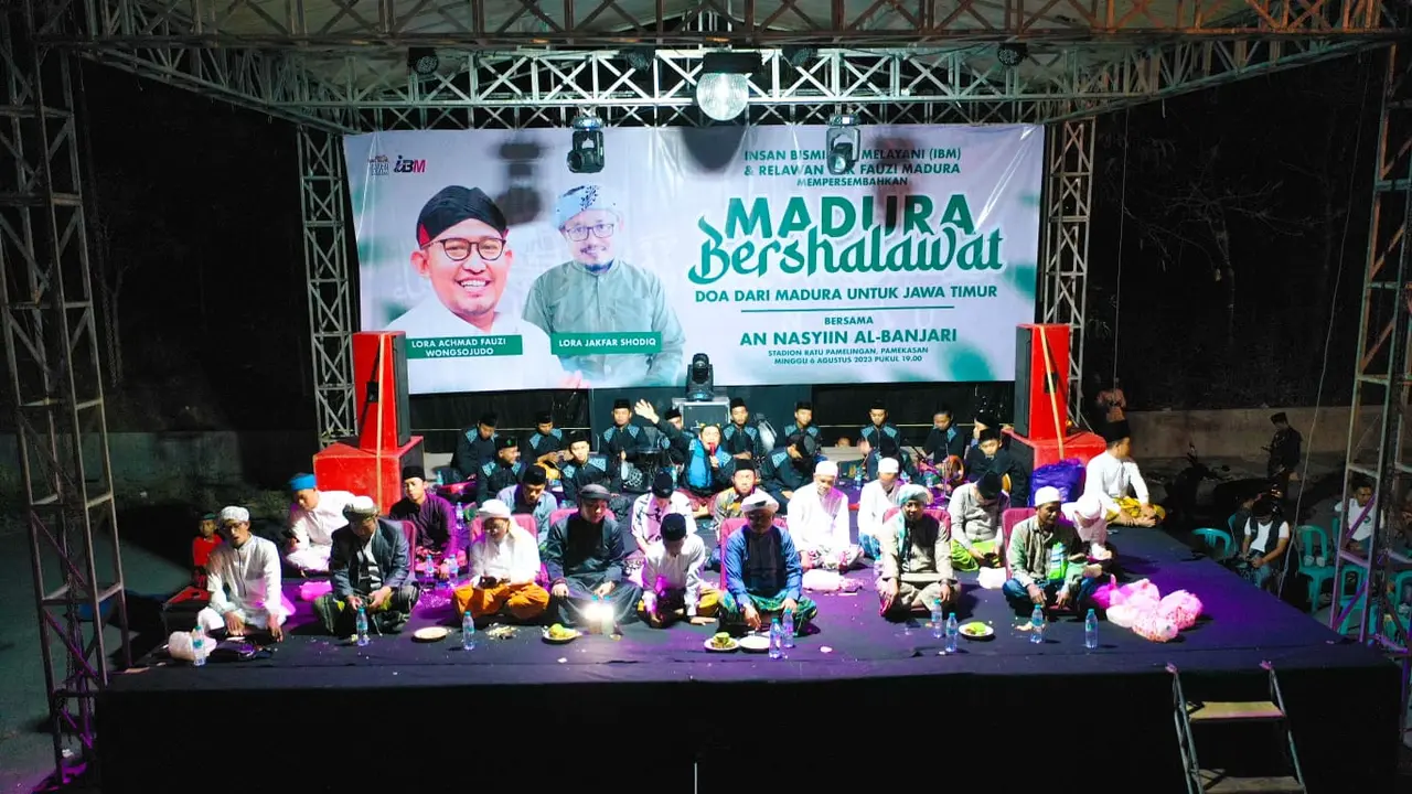Bupati Sumenep, Achmad Fauzi Wongsojudo atau Cak Fauzi, kembali mendapat dukungan untuk mencalonkan diri dalam kontestasi Pilgub Jawa Timur 2024. Deklarasi dukungan dilaksanakan di kawasan luar Stadion Ratu Pamelingan, Pamekasan, Minggu (6/8) malam (Istim