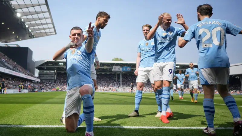 Foto: Noel Gallagher Saksikan Langsung Pesta Gol Manchester City, The Citizens Kudeta Arsenal di Puncak Klasemen Liga Inggris