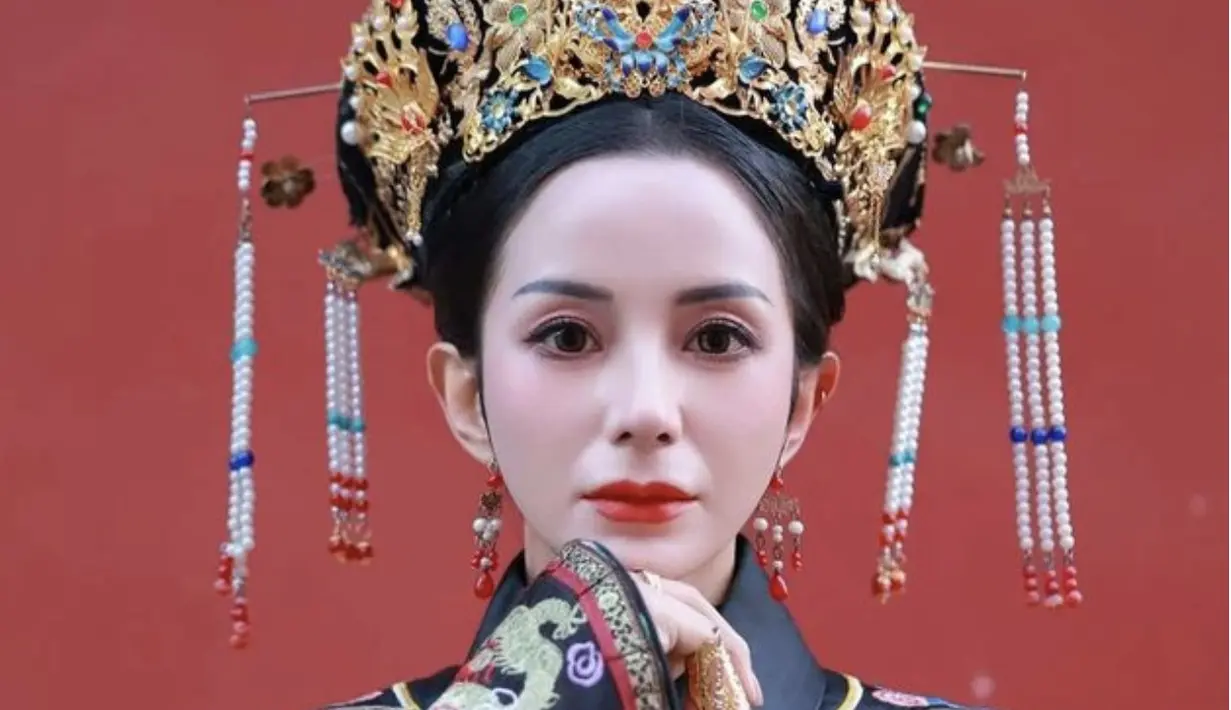 Riasannya juga dibuat sedemikian rupa hadirkan pesona yang begitu memukau.  [Foto: Instagram/ Kirana Larasati]