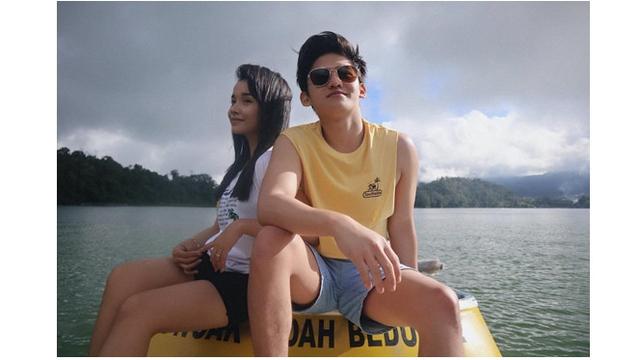 Meski beda usia 7 tahun, Tasya Rosmala dan Fikry Felixshah tetap terlihat romantis bak pasangan korea.