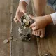Banyak biaya kecil yang terlihat sepele seperti makan di luar atau aktivitas tambahan (Sumber: Pexels.com)