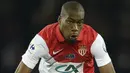 7. Geoffrey Kondogbia, meski penampilannya bersama Sevilla biasa saja, namun Ranieri kukuh mendatangkannya ke Monaco dengan harga 20 juta Euro. Perjudian itu berakhir manis, sang pemain bersinar dan kini bermain untuk Inter Milan. (AFP/Franck Fife)