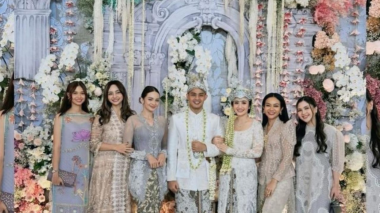 Disebut BLACKPUNK! Ini 7 Potret Yuki Kato, Jessica Mila, dan Enzy Storia yang Akhirnya Kumpul Lengkap di Nikahan Febby Rastanty
