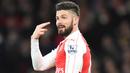 Striker - Olivier Giroud (Arsenal), posisi ini merupakan masalah bagi MU, mereka musim ini tidak memiliki striker murni yang mampu mencetak banyak gol, berbeda dengan Arsenal yang memiliki pria asal Prancis ini. (EPA/Facundo Arrizabalaga)