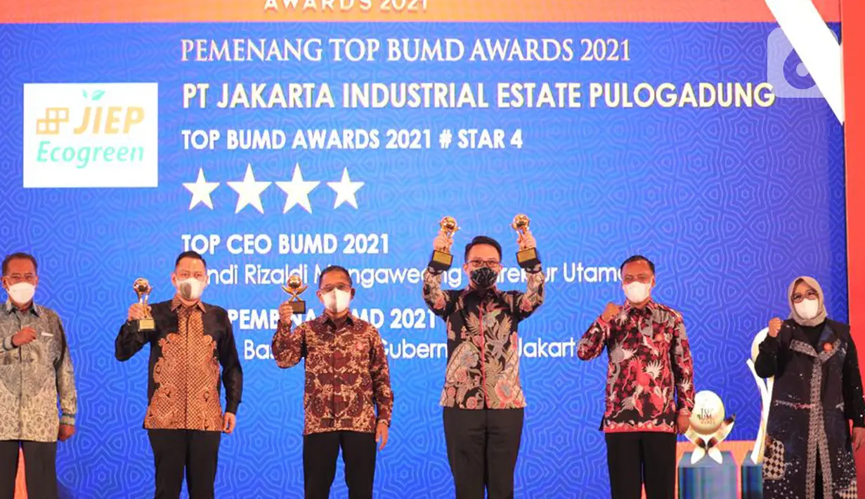 TOP BUMD Award 2021 menjadi motivasi JIEP mulai dari komisaris, direksi, serta karyawan untuk dapat bekerja lebih giat agar terus memberikan kontribusi terbaiknya untuk laju pertumbuhan ekonomi bangsa dan negara melalui pengembangan sektor kawasan industri di masa pandemi. (Liputan6.com/HO/Iqbal)