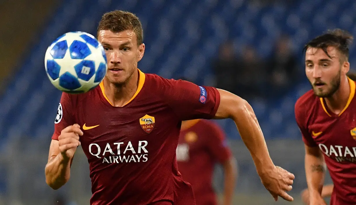 7. Edin Dzeko (AS Roma) 5 gol. (AFP/ Andreas Solaro).
