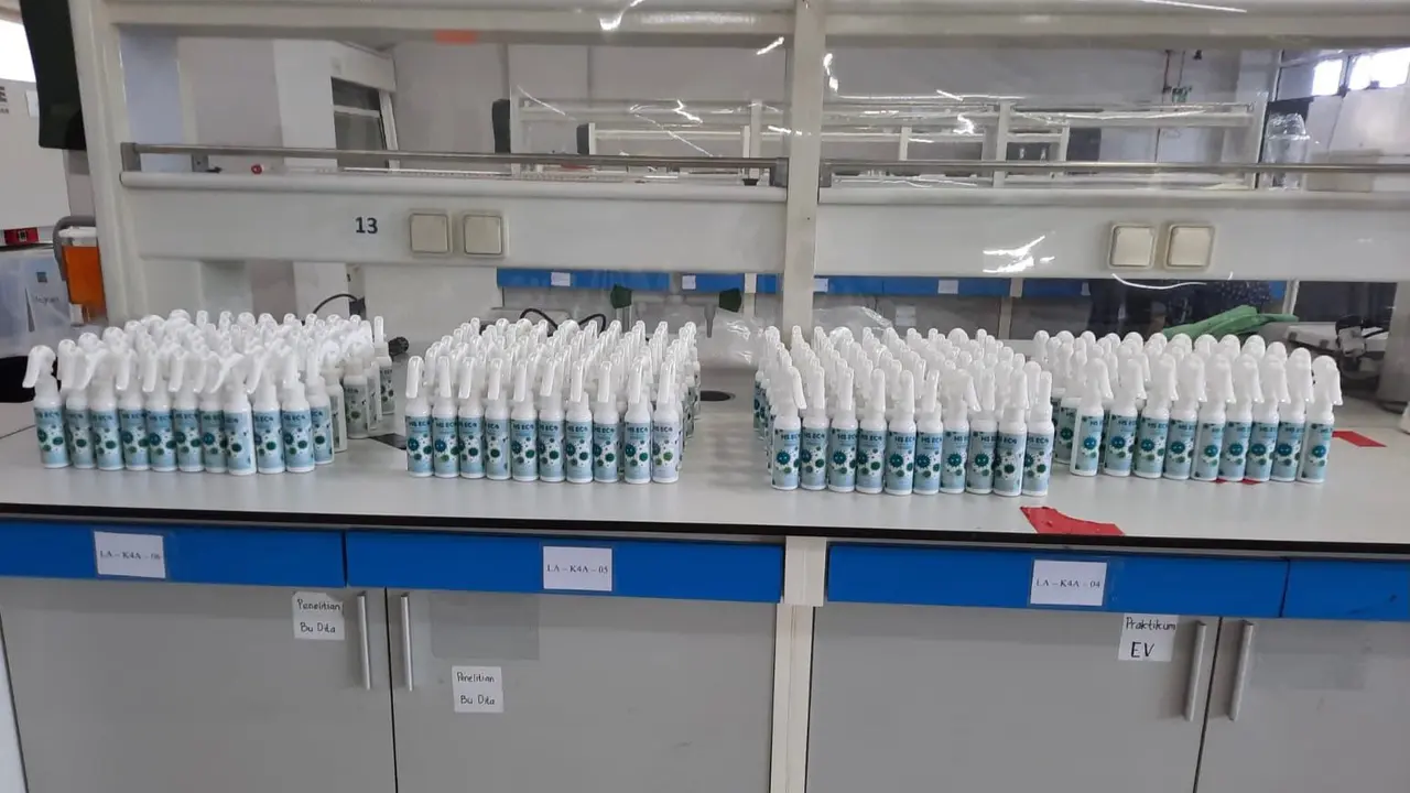 Produk hand sanitizer dari sampah dapur. Dok Universitas Pertamina
