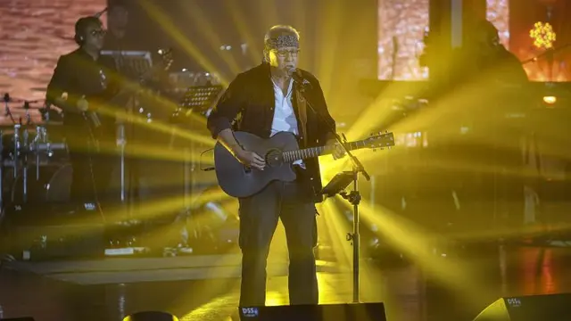Iwan Fals di Konser M20