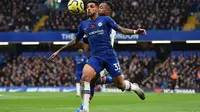 Emerson Palmieri membuka peluang untuk meninggalkan Chelsea pada bursa transfer Januari 2021 demi mendapatkan kesempatan bermain lebih sering. (AFP/Glyn Kirk)