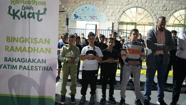 Anak-anak Palestina, di kamp-kamp pengungsian di Yordania, serta di berbagai kota termasuk Gaza, Khan Younis, Kota Tua Al-Quds, menerima manfaat bantuan Kasih Palestina. (Liputan6.com)