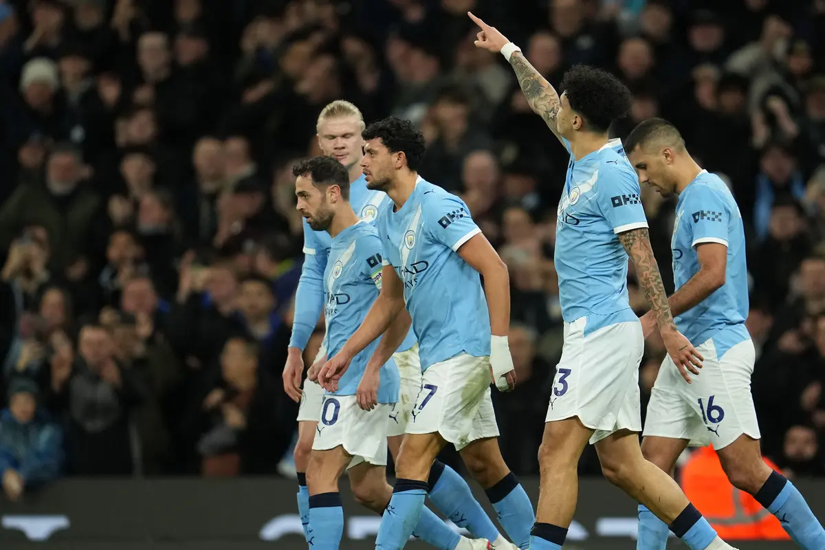Foto: Aksi Apik Nico O'Reilly Bawa Manchester City Jaga Asa Rebut Puncak Klasemen Liga Inggris