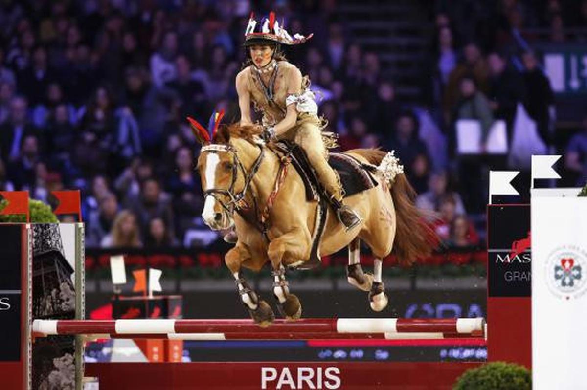 Galang dana, putri cantik Monaco ini ikuti kompetisi berkuda 