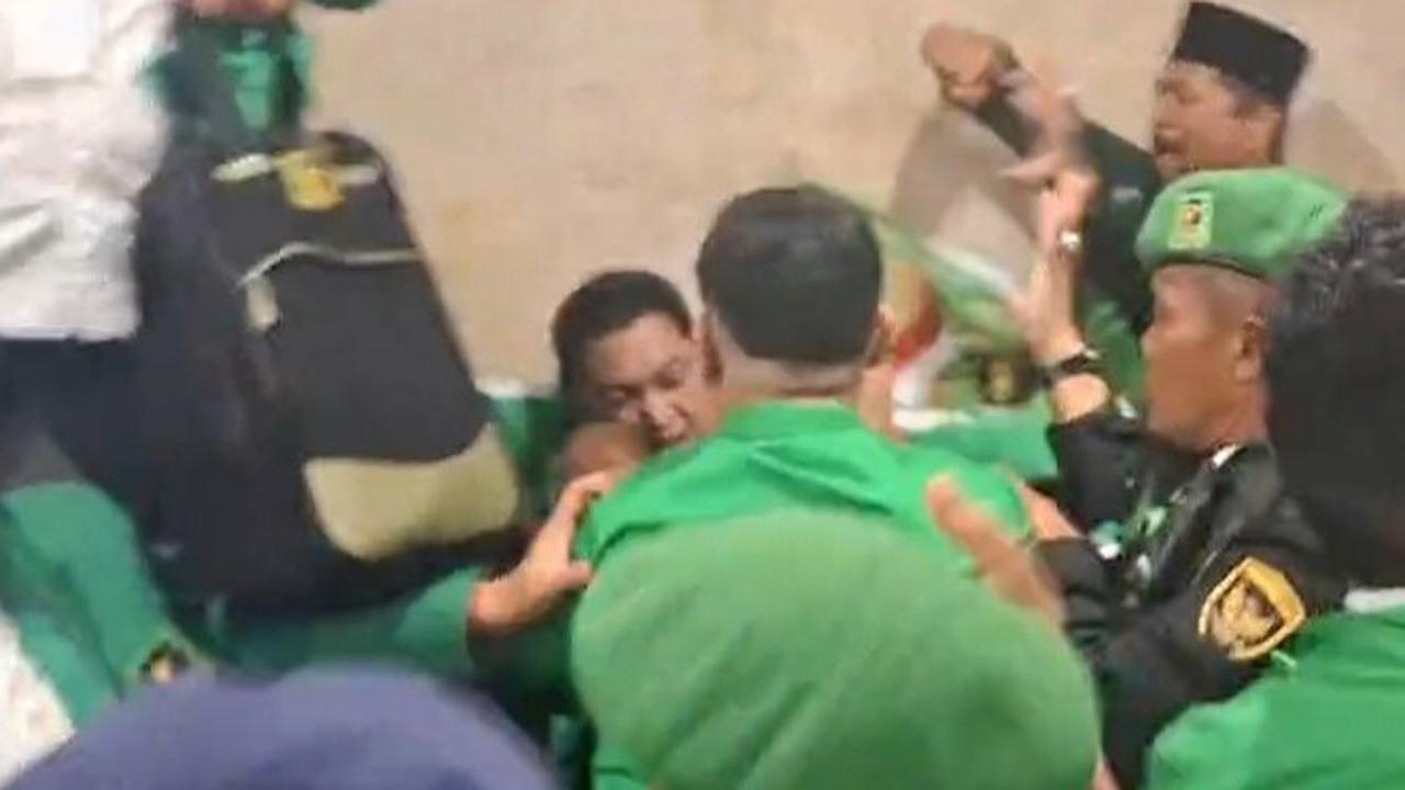 Ricuh Muktamar ke-X PPP di Ancol