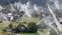 Desa di Jepang punya cara unik memadamkan api ditengah pemukiman warga. (Sumber: Elite Readers)