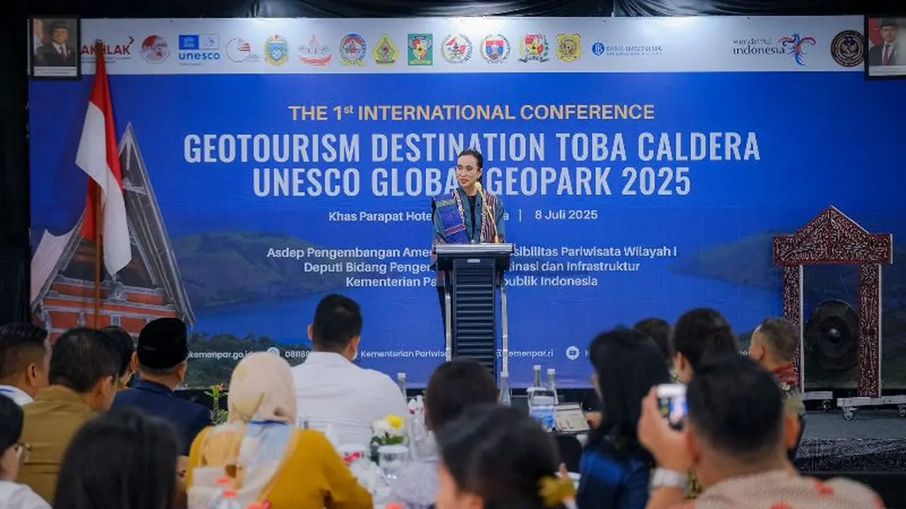 Menpar Beberkan Rekomendasi UNESCO yang Bisa Membuat Geopark Kaldera Toba Kembali Dapat Green Card