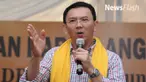 Seorang pria paruh baya mendorong istrinya di kursi roda untuk menemui Gubernur DKI Jakarta Basuki Tjahaja Purnama atau Ahok. 