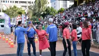 Sejumlah foto perlombaan ini diunggah Anies Baswedan di akun Facebook dan Instagram, pada Minggu (21/8/2022). Najwa Shihab dan komika Andovi DaLopez menyambut hangat. “Asli seru! Makasih banyaak mas gub @aniesbaswedan udah ikut lomba2 17an dan nyanyi PENSI bareng,” sahut tuan rumah Mata Najwa. “Terima kasih pak Anies sudah Nyanyi dan Nari PENSI bareng kami!” Andovi menyahut. (Foto: Dok. Instagram @aniesbaswedan)
