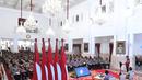 Presiden Joko Widodo memberikan arahan kepada jajaran Kepolisian Negara Republik Indonesia (Polri), di Istana Negara, Jakarta, Jumat (14/10/2022). Pertemuan dihadiri oleh 559 personil Polri yang terdiri dari pejabat utama Mabes Polri, Kapolda, serta Kapolres.  (Foto: Lukas - Biro Pers Sekretariat Presiden)