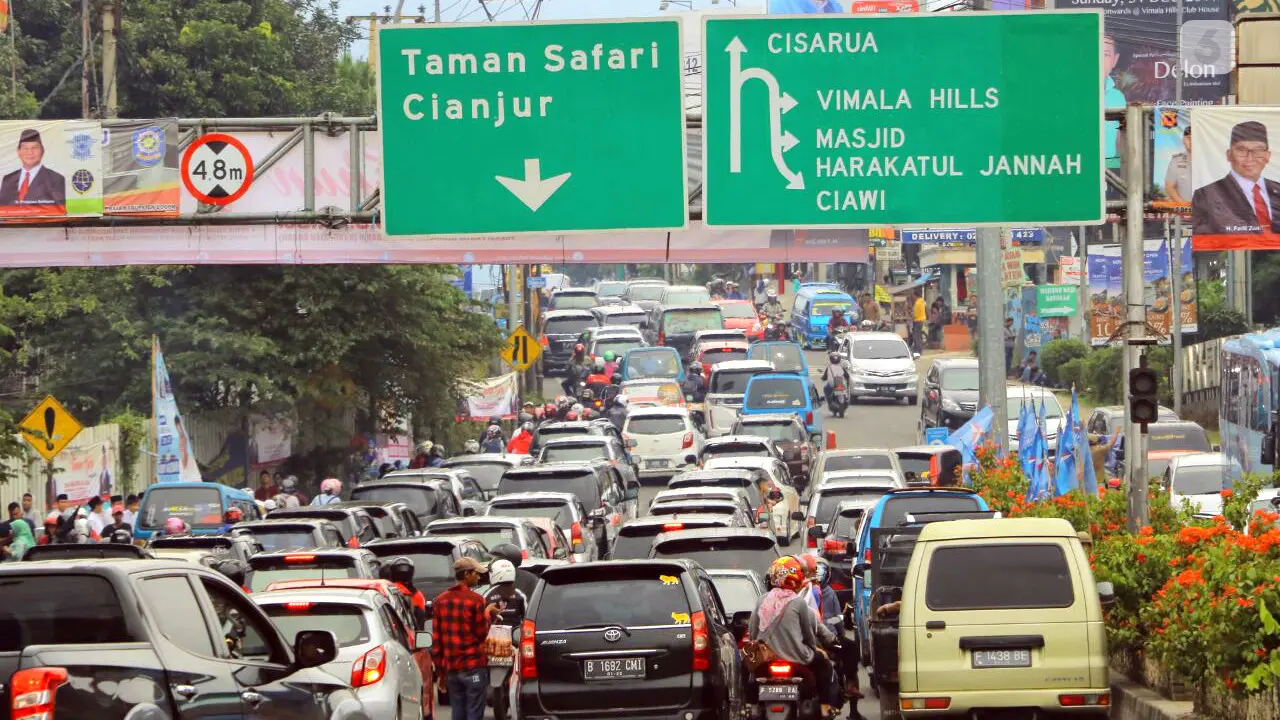 Kemacetan di Puncak, Bogor.