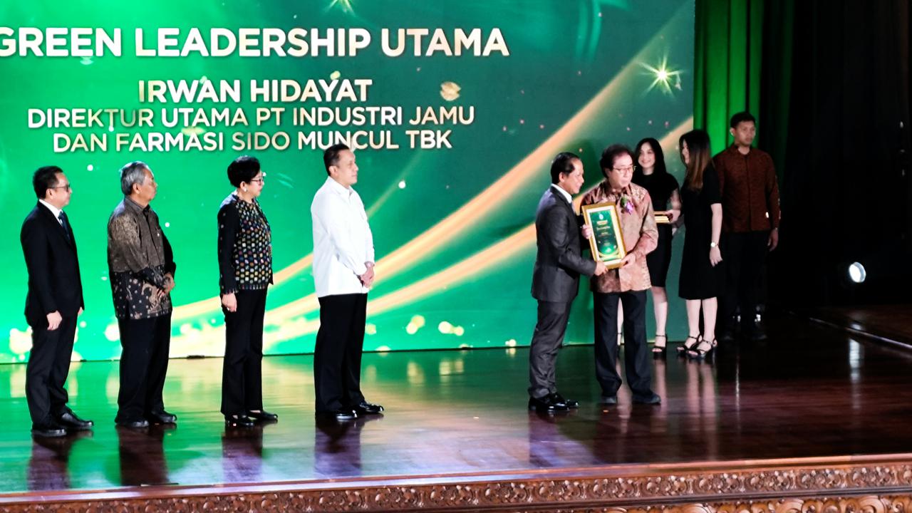 Dinilai Konsisten Jaga Lingkungan, Sido Muncul Boyong Penghargaan PROPER Emas dan Green Leadership Utama dari KLH
