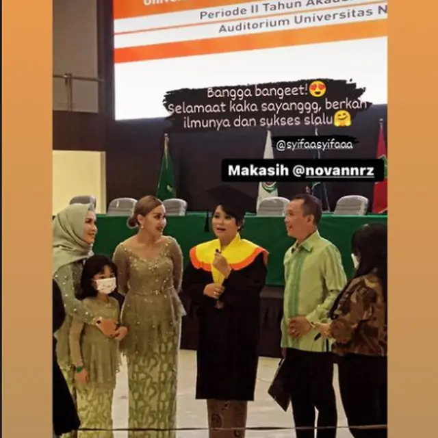 6 Potret Bahagia Wisuda Adik Ayu Ting Ting, Keluarga Tampil Kompak
