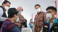 Menteri Kesehatan RI Budi Gunadi Sadikin meninjau pelaksanaan vaksinasi COVID-19 6.000 tenaga kesehatan di Gelora Bung Karno Jakarta pada 4 Februari 2021. (Dok Kementerian Kesehatan RI)
