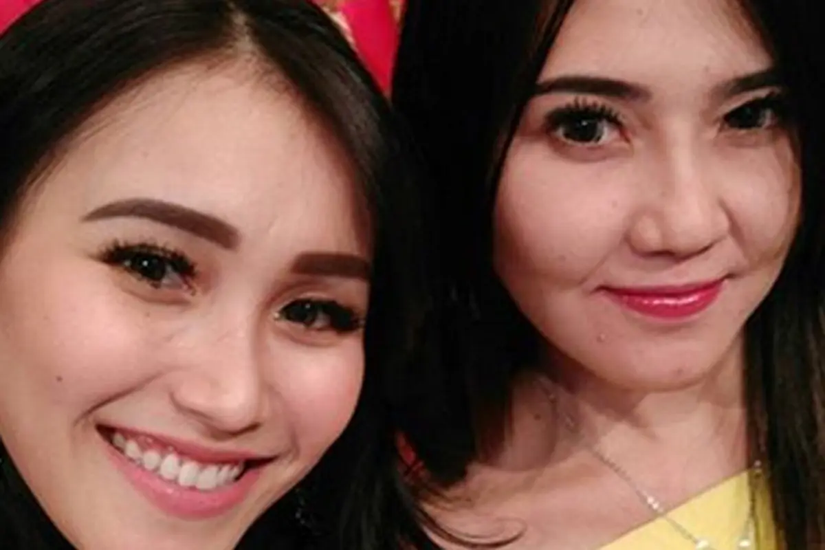[Bintang] Ayu Ting Ting dan Via Vallen