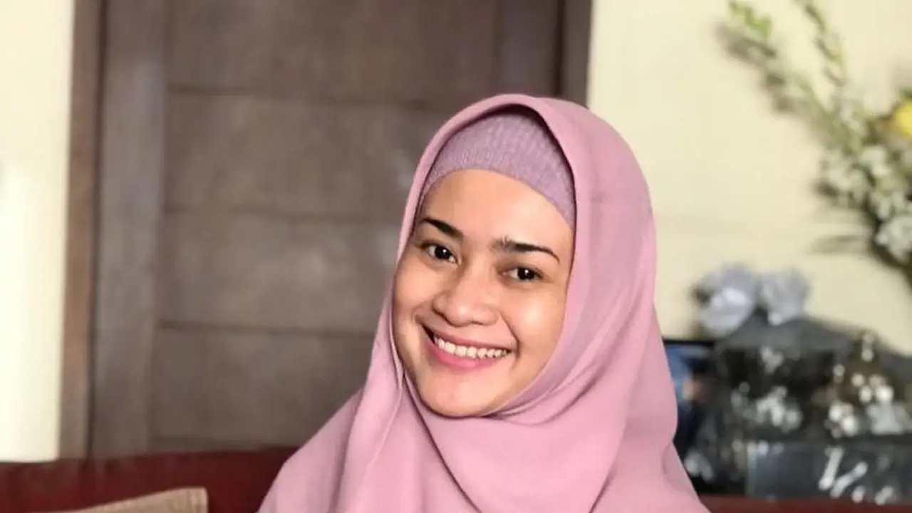 Genap 47 Tahun, Ini 6 Potret Transformasi Ikke Nurjanah yang Tetap Awet Muda
