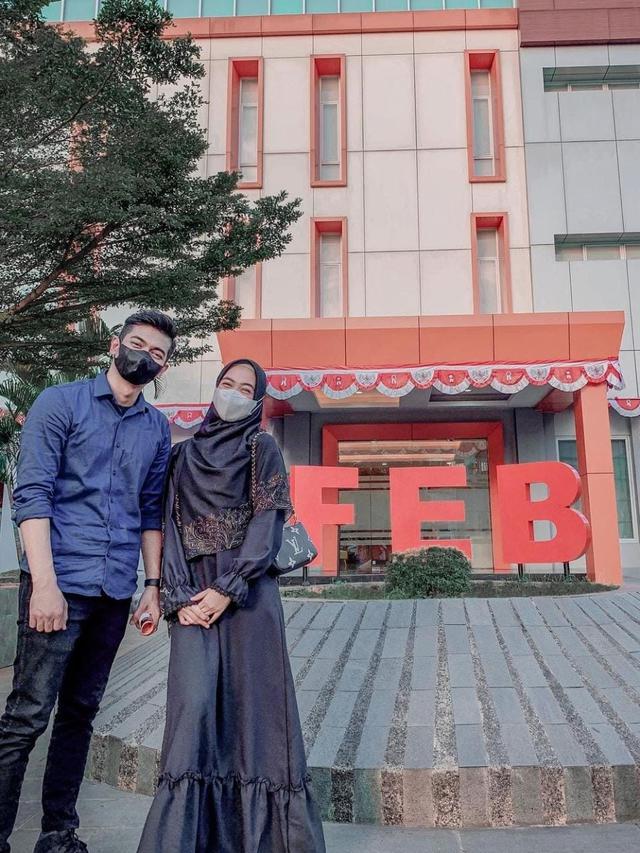 6 Potret Teuku Ryan Lulus S2 dengan Predikat Cumlaude, Ria Ricis Ungkap Rasa Bangga