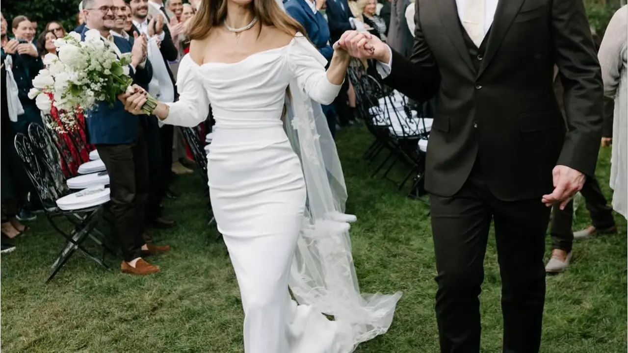 Alana Hadid, Kakak dari Gigi dan Bella Hadid telah resmi menikah. [@mangostudios]