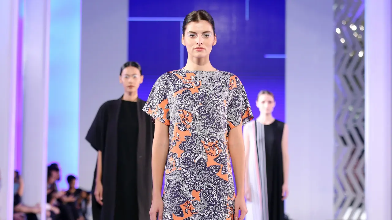 [Bintang] Kembangkan Budaya Etnik, Fashion Nation Hadirkan Koleksi Auguste Soesastro dan POPULO Batik