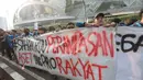 Sejumlah aliansi mahasiswa dari berbagai elemen bergerak menuju gedung DPR di Jakarta, Kamis (27/8/2026). Massa aksi semakin bertambah banyak pada sore hari untuk menyampaikan aspirasi dan tuntutan mereka. (KLY/Budy Santoso)