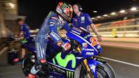 Pebalap Movistar Yamaha, Maverick Vinales, menempati posisi kedua pada hari pertama tes pramusim MotoGP 2017 di Sirkuit Losail, Qatar, Jumat (10/3/2017). (motogp.com)