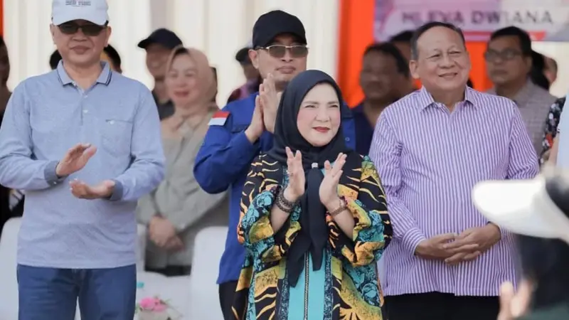 Partai Keadilan Sejahtera (PKS) resmi mendukung Eva Dwiana dan Deddy Amarullah sebagai Bakal Calon Wali Kota dan Wakil Wali Kota Bandar Lampung pada Pemilihan Kepala Daerah atau Pilkada 2024.