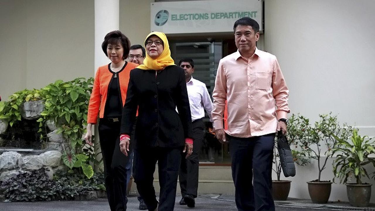 Halimah Yacob (berjilbab) mencatat sejarah sebagai Presiden wanita pertama di Singapura