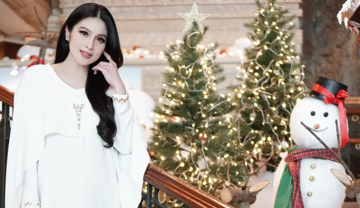 Berencana akan pindahan rumah ke lokasi yang baru, Sandra Dewi juga berharap proses melahirkan itu tidak terjadi saat itu juga. Ketakutan makin terjadi ketika teman-temannya melahirkan sebelum waktu yang diprediksi. (Instagram/sandradewi88)